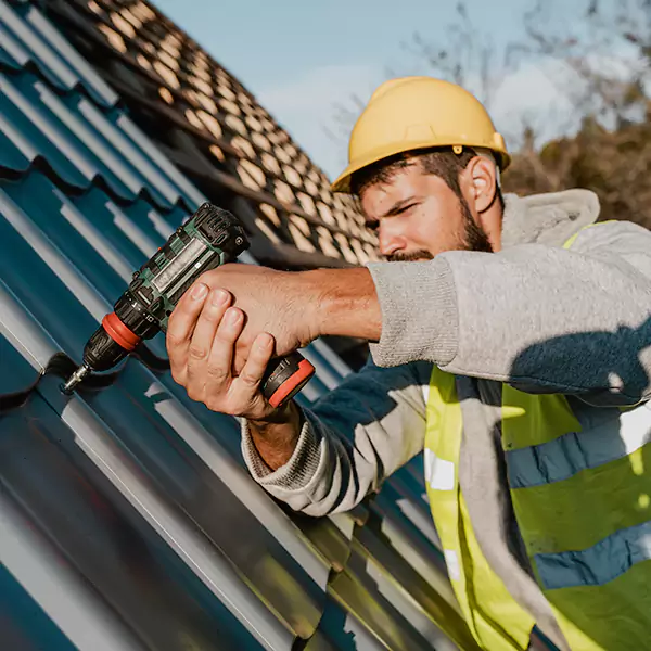 Why Mercer Island Homeowners Choose Mercer Island Roofing Pro for Steel Roof Repair Service?